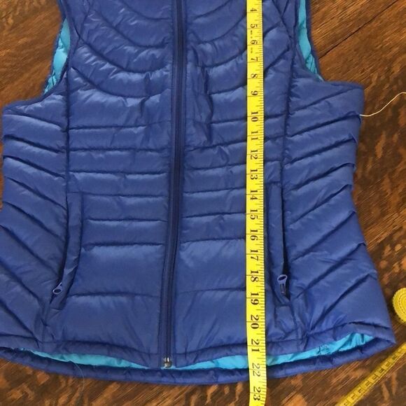 Bernardo Blue Channel Quilt Down Vest Sz M, Packable, Sporty, Outdoors - Picture 9 of 11